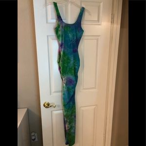 Maxi dress crunch sides size small